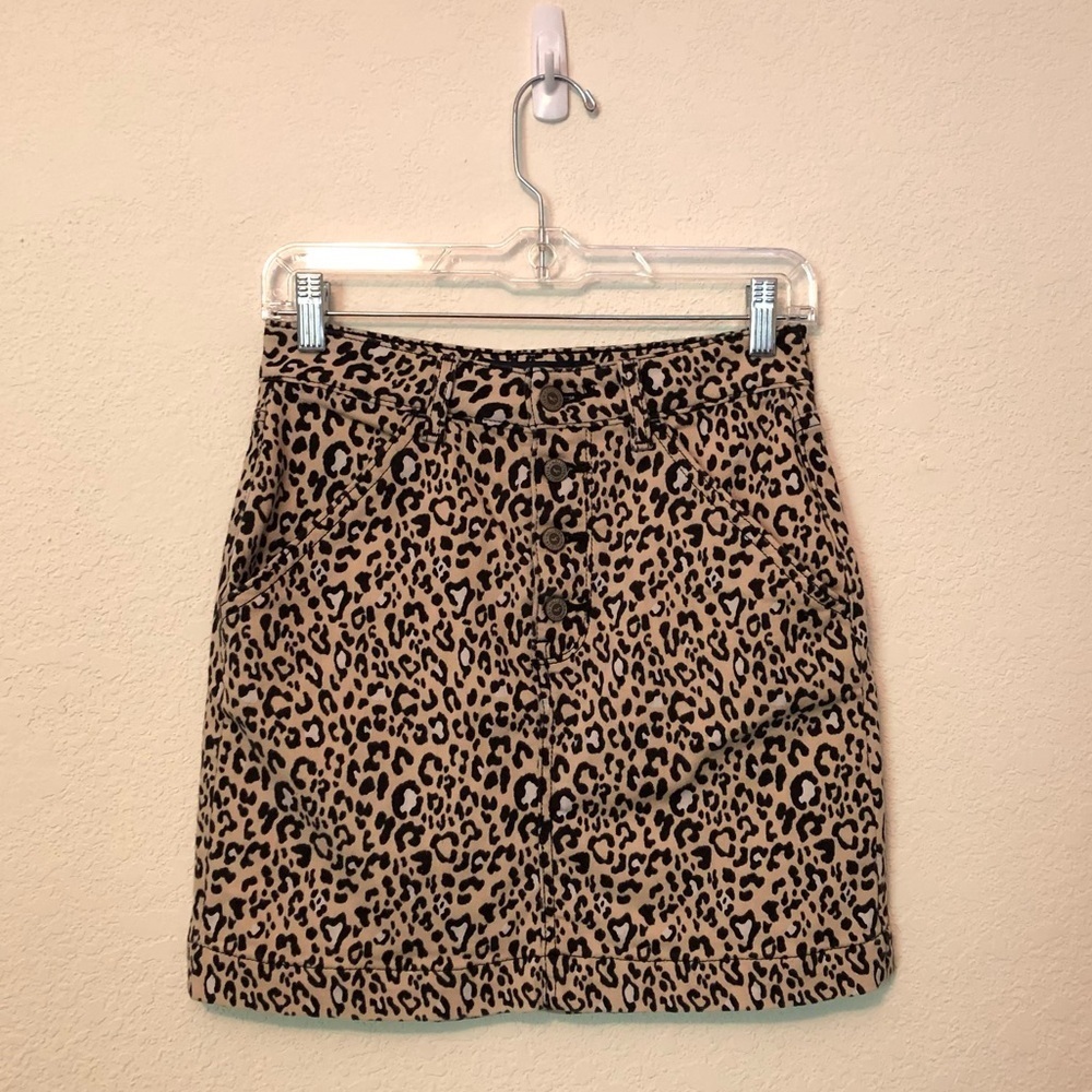 Hollister Juniors Mini Skirt Leopard Print size 3